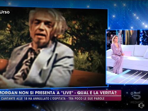 Morgan non si presenta dalla d'Urso. Lei lo asfalta in diretta