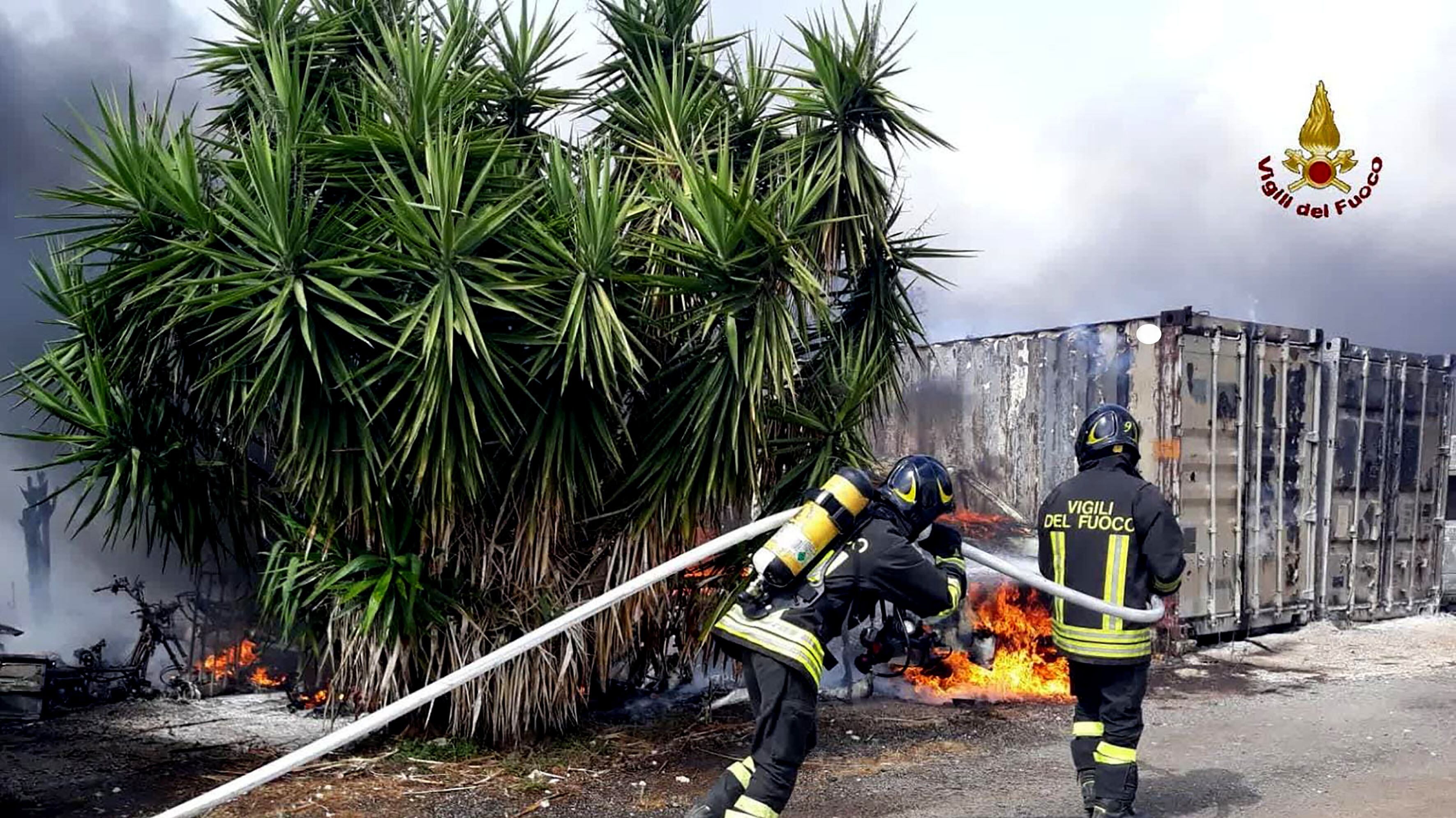 Salva bimbi da un incendio: "Al concorso dei vigili del fuoco fui bocciato"
