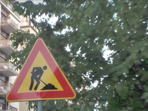 Cantieri chiusi per i lavori. In centro monta la protesta: "Siamo in carcere"