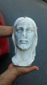 Degrado a Ventimiglia: tra i rifiuti dei clandestini anche una statua di Gesù 2