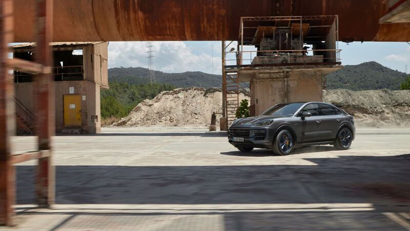 Porsche Cayenne Turbo E-Hybrid, guarda la gallery 15