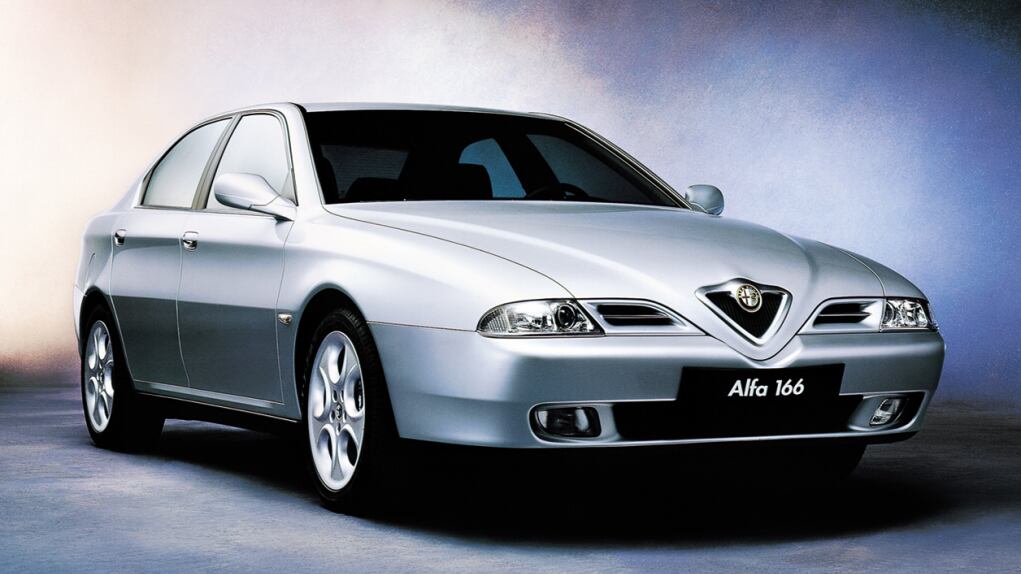 Alfa Romeo 166, nasceva 25 anni fa l'ultima ammiraglia del Biscione