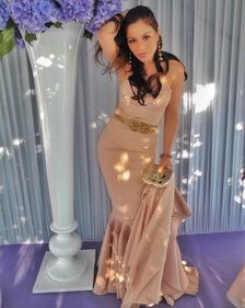 Naike Rivelli hot, topless nel guardaroba 24