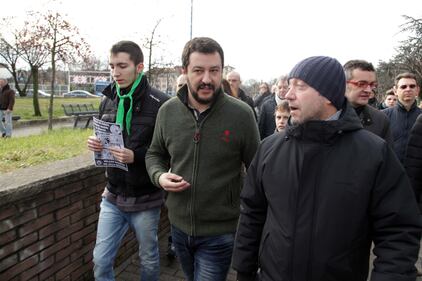 La Lega volantina a Milano le vignette di Charlie Hebdo 4