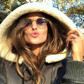 Izabel Goulart e Kevin Trapp, coppia sexy 3