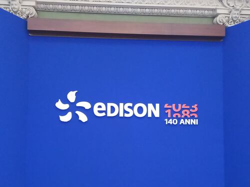 Edison macina ricavi ma dimezza i profitti. Volano gli investimenti (+80%)