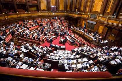 Senatori distratti e appisolati 8