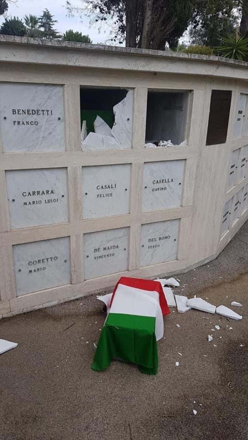 Nettuno, profanato il cimitero dei caduti della Rsi 2