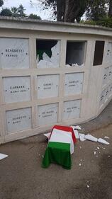 Nettuno, profanato il cimitero dei caduti della Rsi 2