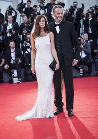 Venezia, attrici sexy sul primo red carpet 9