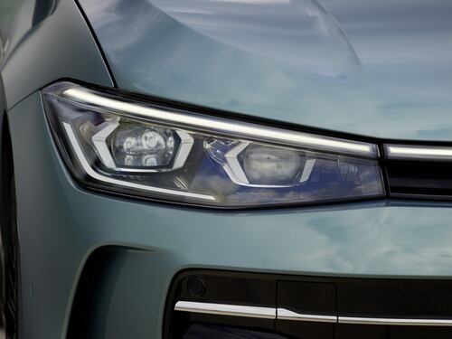 Volkswagen Passat: guarda tutte le foto