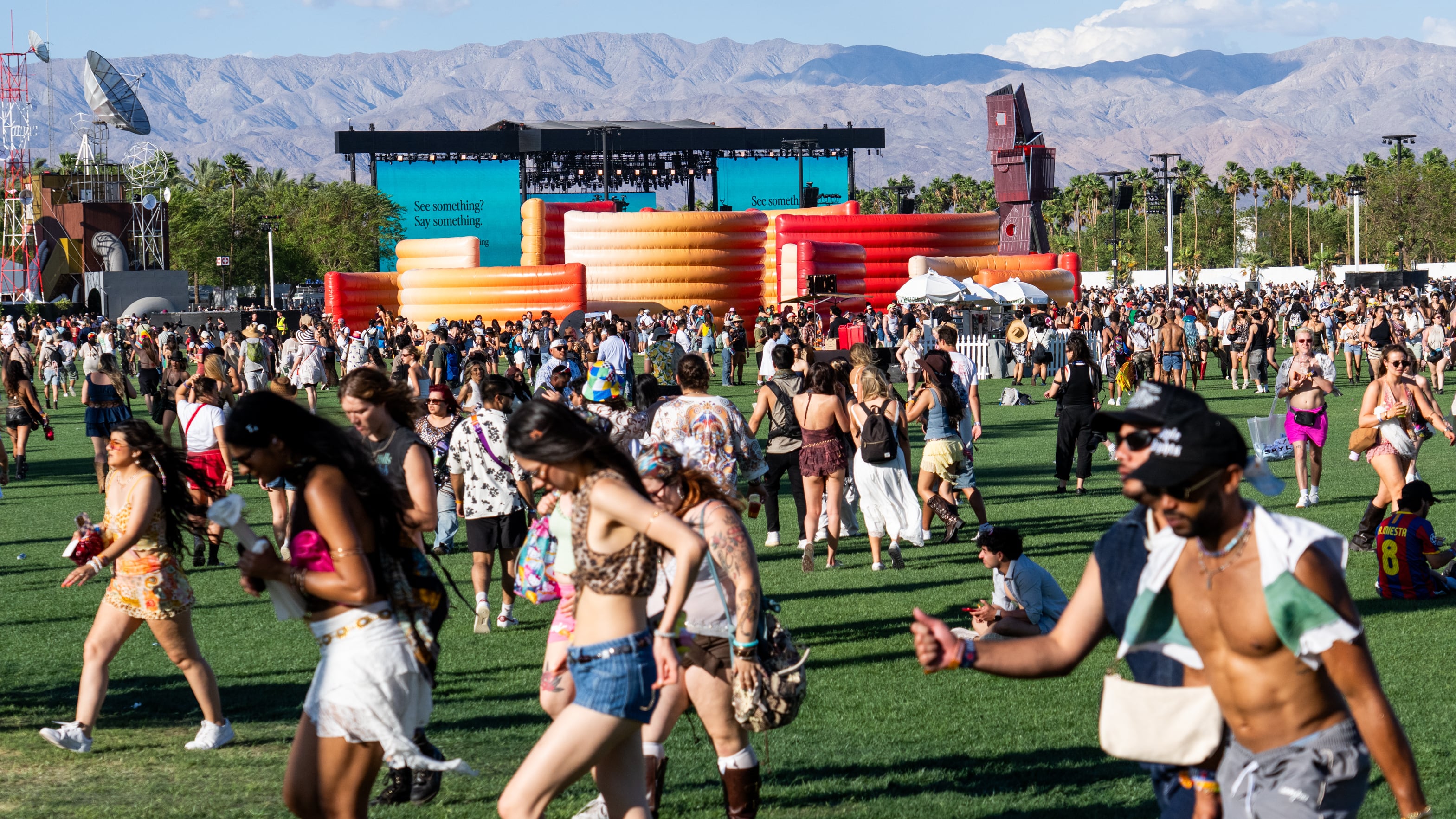 Il debutto controverso di Justin Bieber, i problemi tecnici e l'unico artista italiano cancellato: tutto sul Coachella 2026