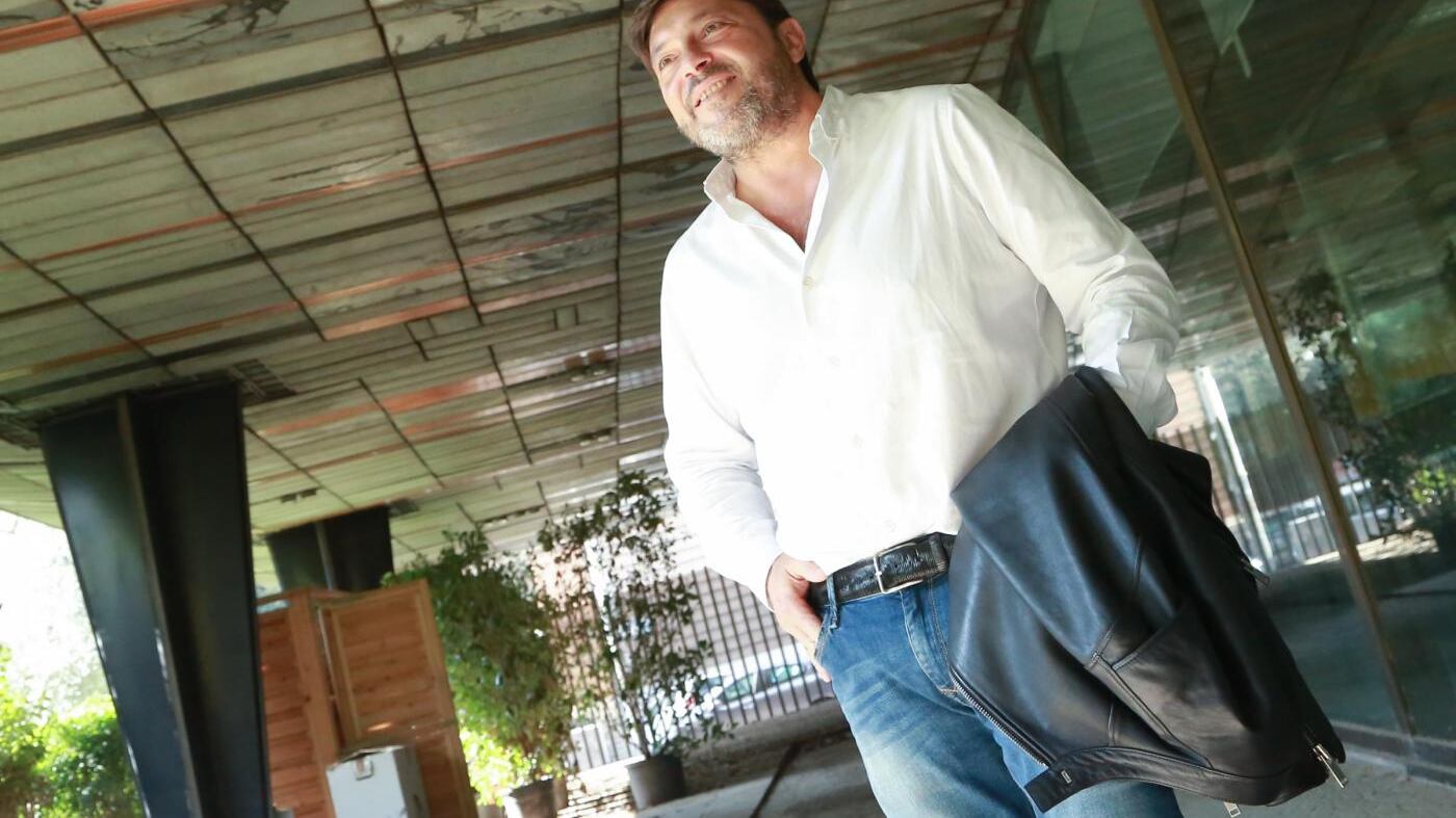 Il conduttore allibito per l'amico-fonte. "Non farebbe mai male a me e alla famiglia"