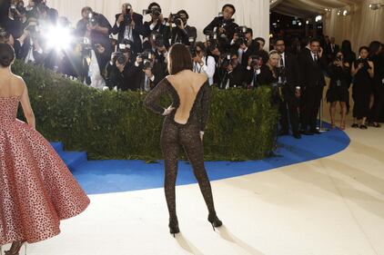Met Gala 2017, i look più sexy 10