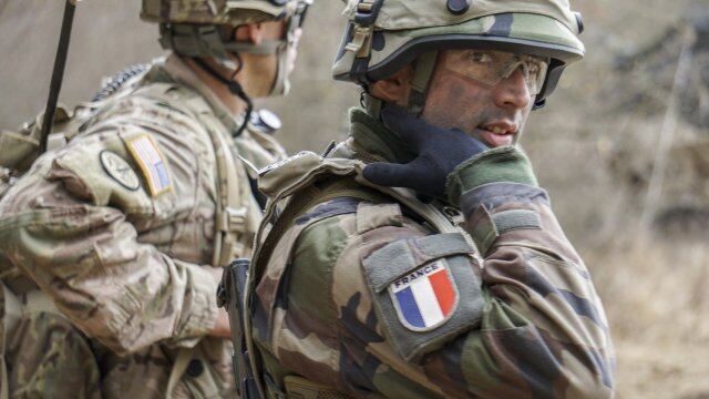 Un militare italiano della Legione straniera si uccide in Francia