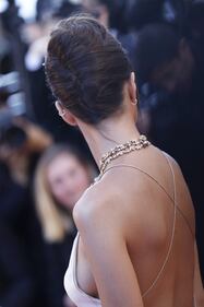 Emily Ratajkowski sublime: a Cannes è la più bella  14