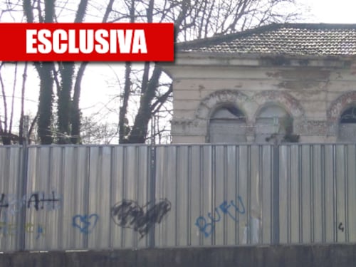 "Qui le palazzine cadono a pezzi". I residenti costretti a vivere nel degrado