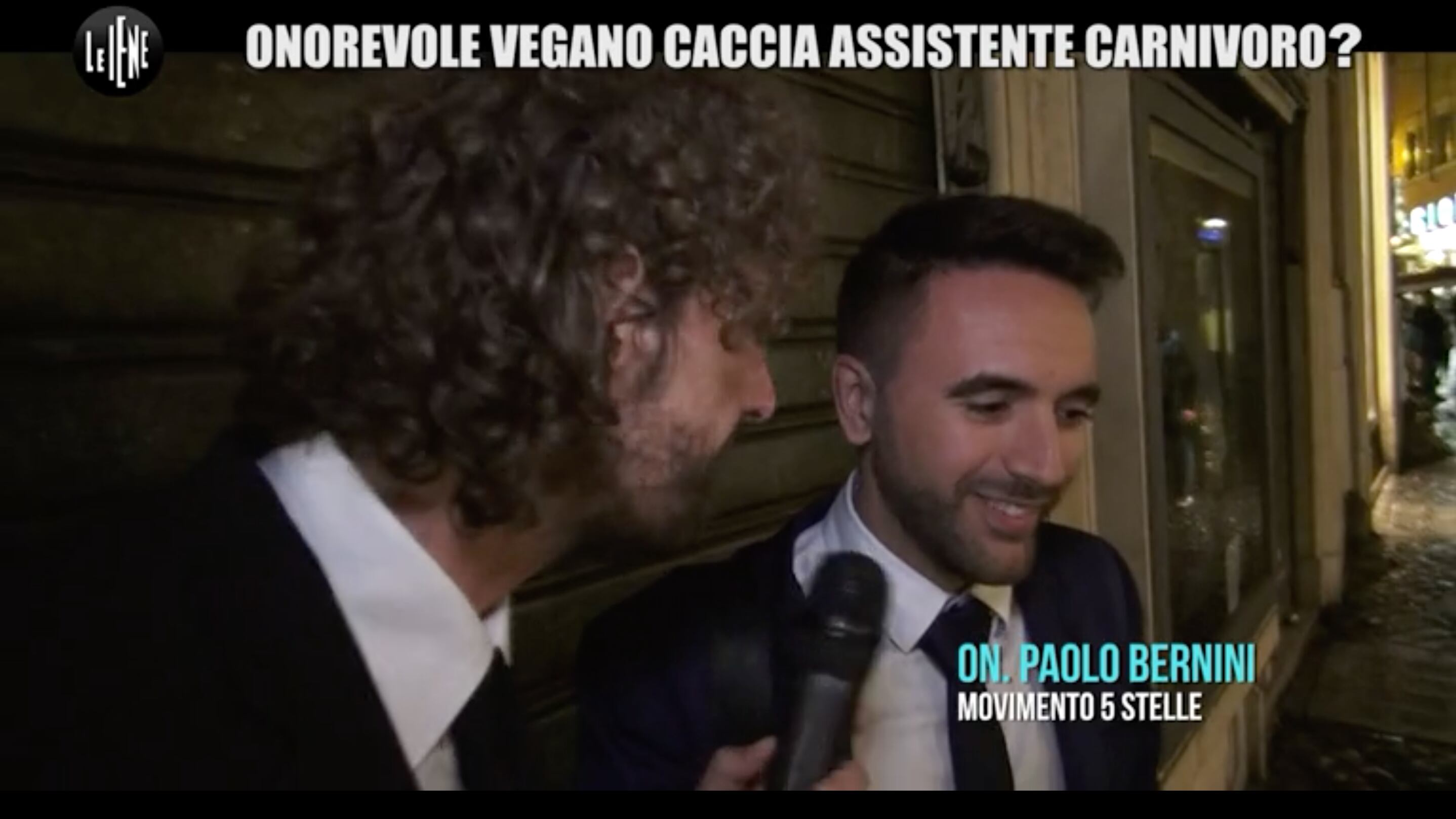 L'ultima follia dei grillini: via il portavoce "carnivoro"