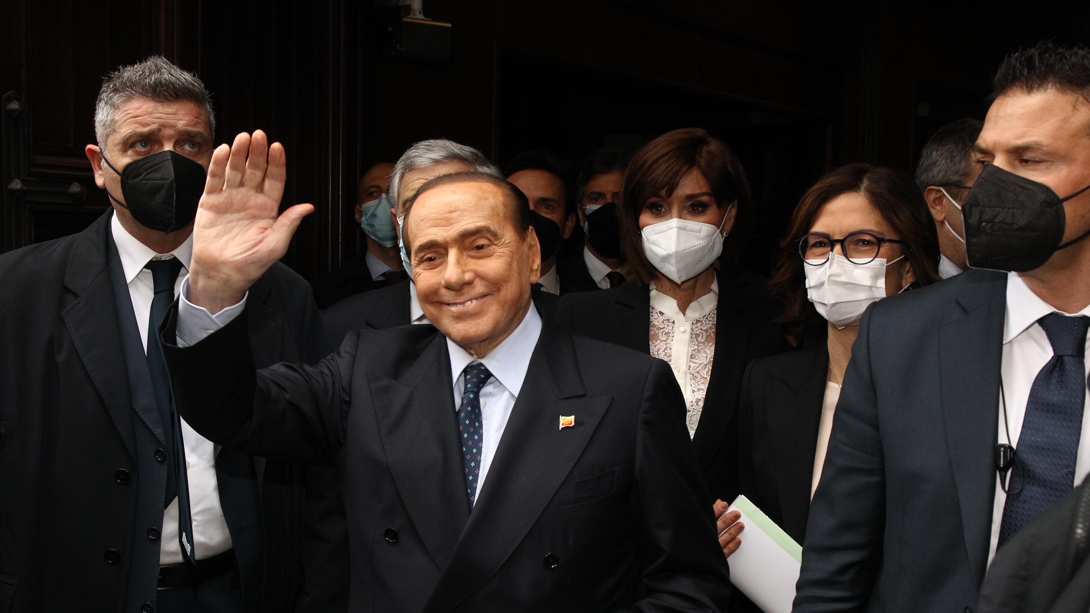 Meloni e La Russa al Cav: "Abbiamo bisogno della tua autorevolezza"