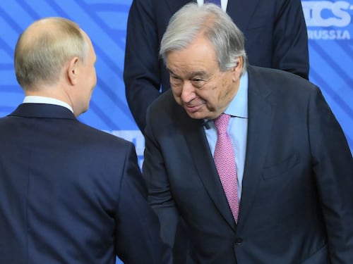 Inchino a Putin, Guterres in difesa. "Qui per invocare una pace giusta"