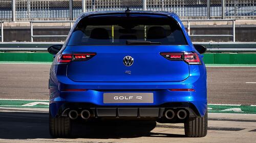 Volkswagen Golf R 2024, guarda tutte le foto 11