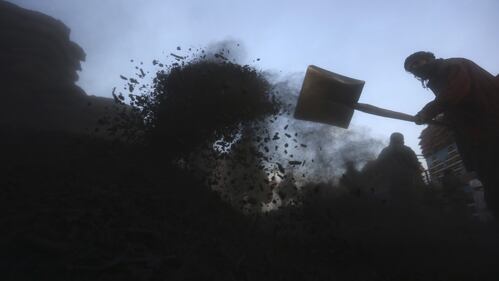 Una rivendita di carbone nella periferia di Kabul 4