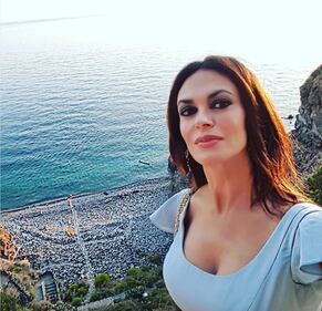 Maria Grazia Cucinotta hot in bikini 17