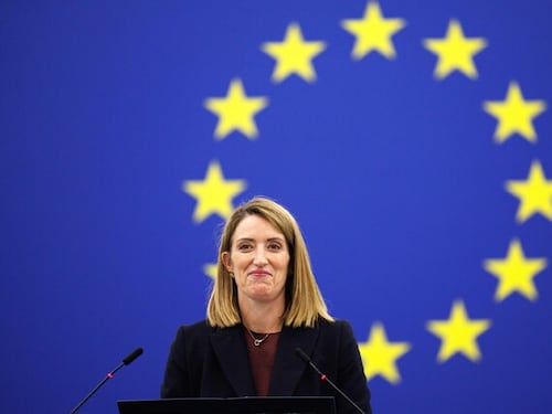 Metsola: "Pe ricorda il 7 ottobre e raddoppia gli sforzi contro l'antisemitismo"