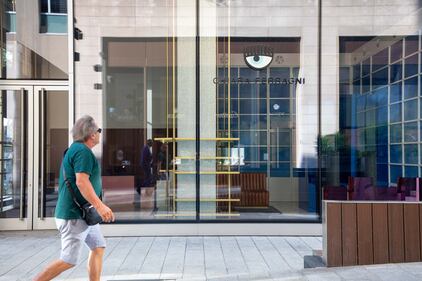Negozio vuoto e porta chiusa: finisce l'era di Chiara Ferragni a Milano  4