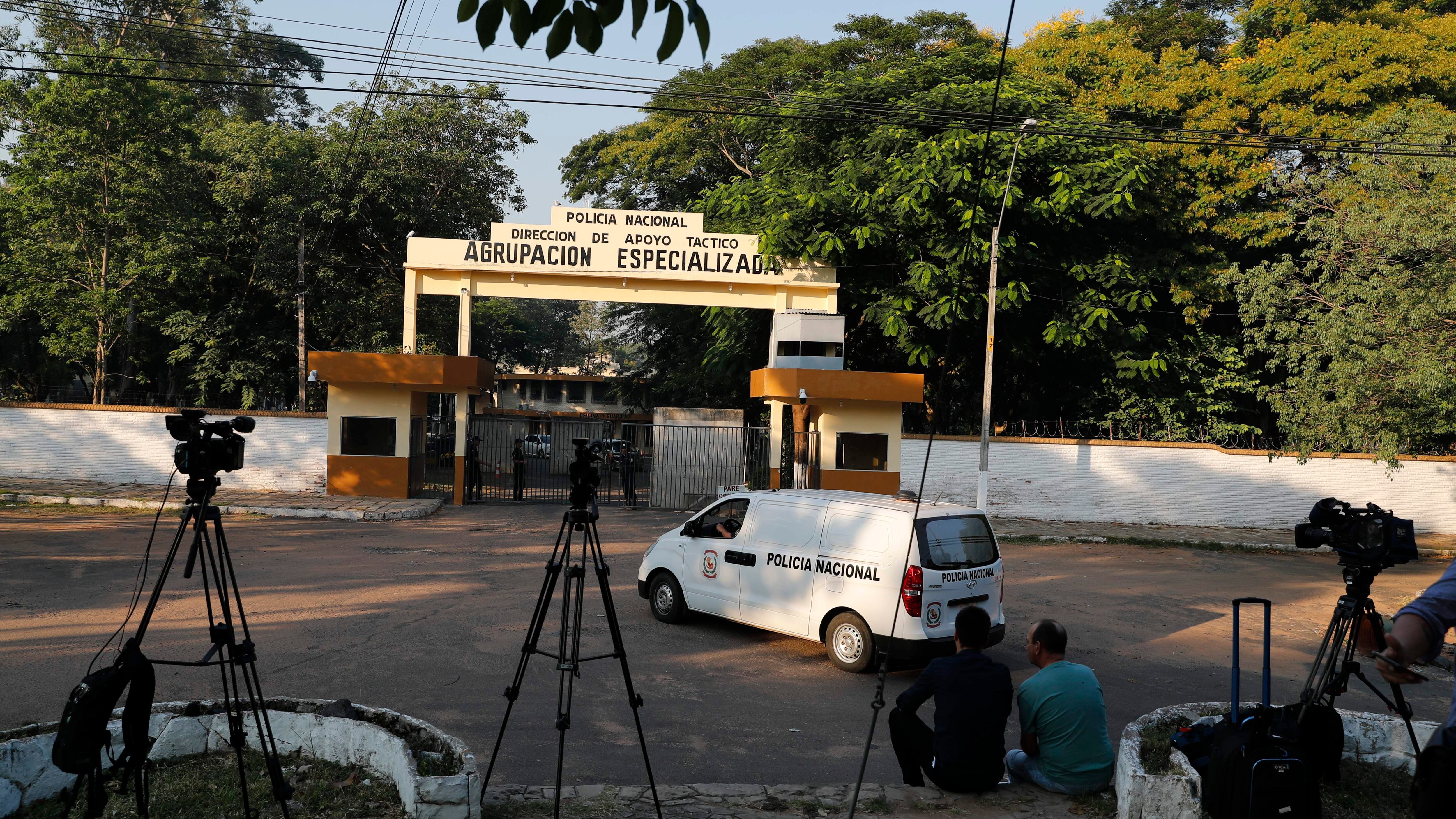 Brasile, gang si filma mentre "squarta un cadavere"
