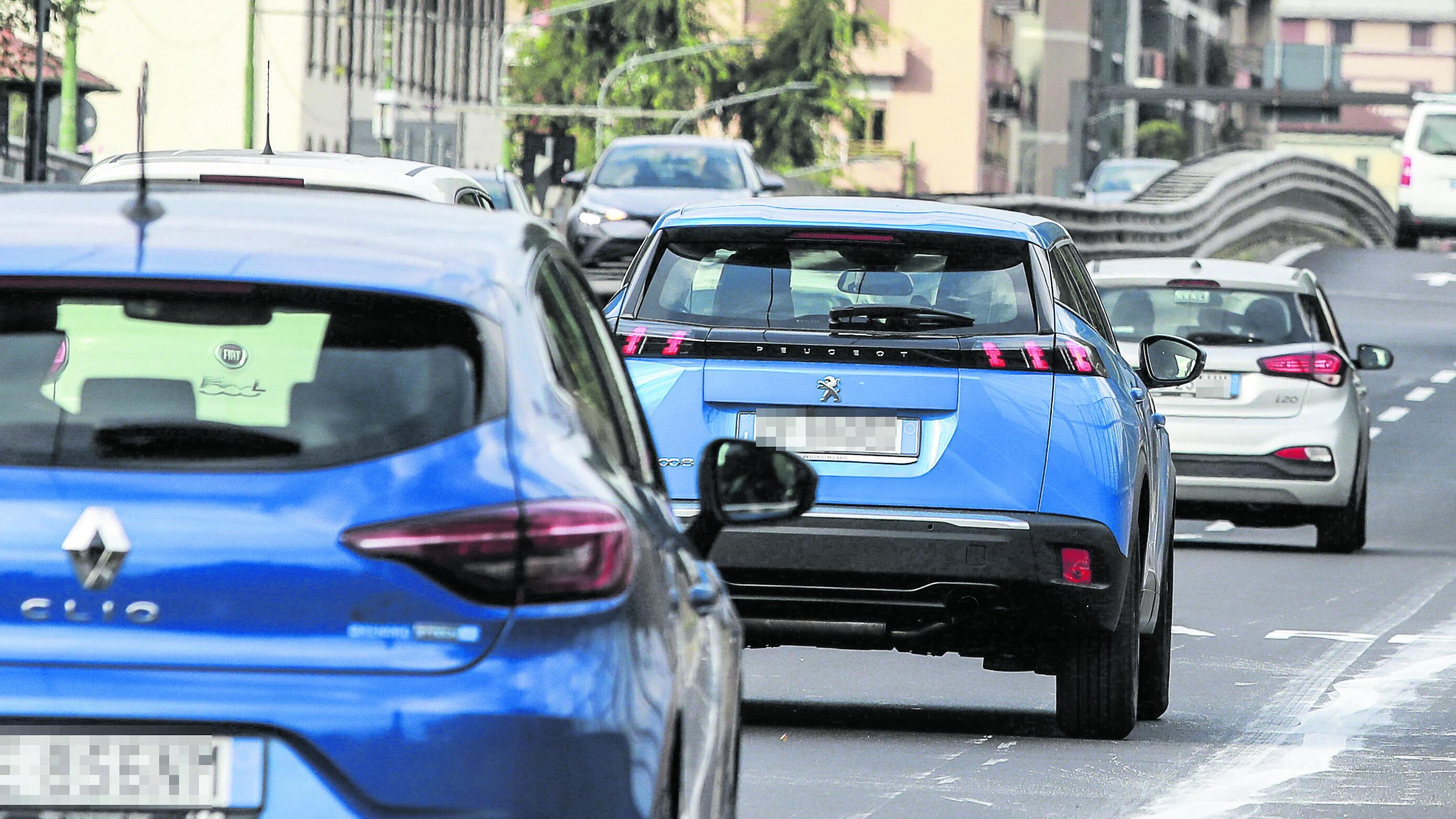 Rc Auto, arriva la stangata per gli automobilisti: ecco tutti gli aumenti
