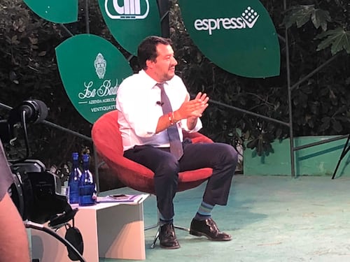 Assedio della sinistra su Salvini: "Si apra un fascicolo su Diciotti"