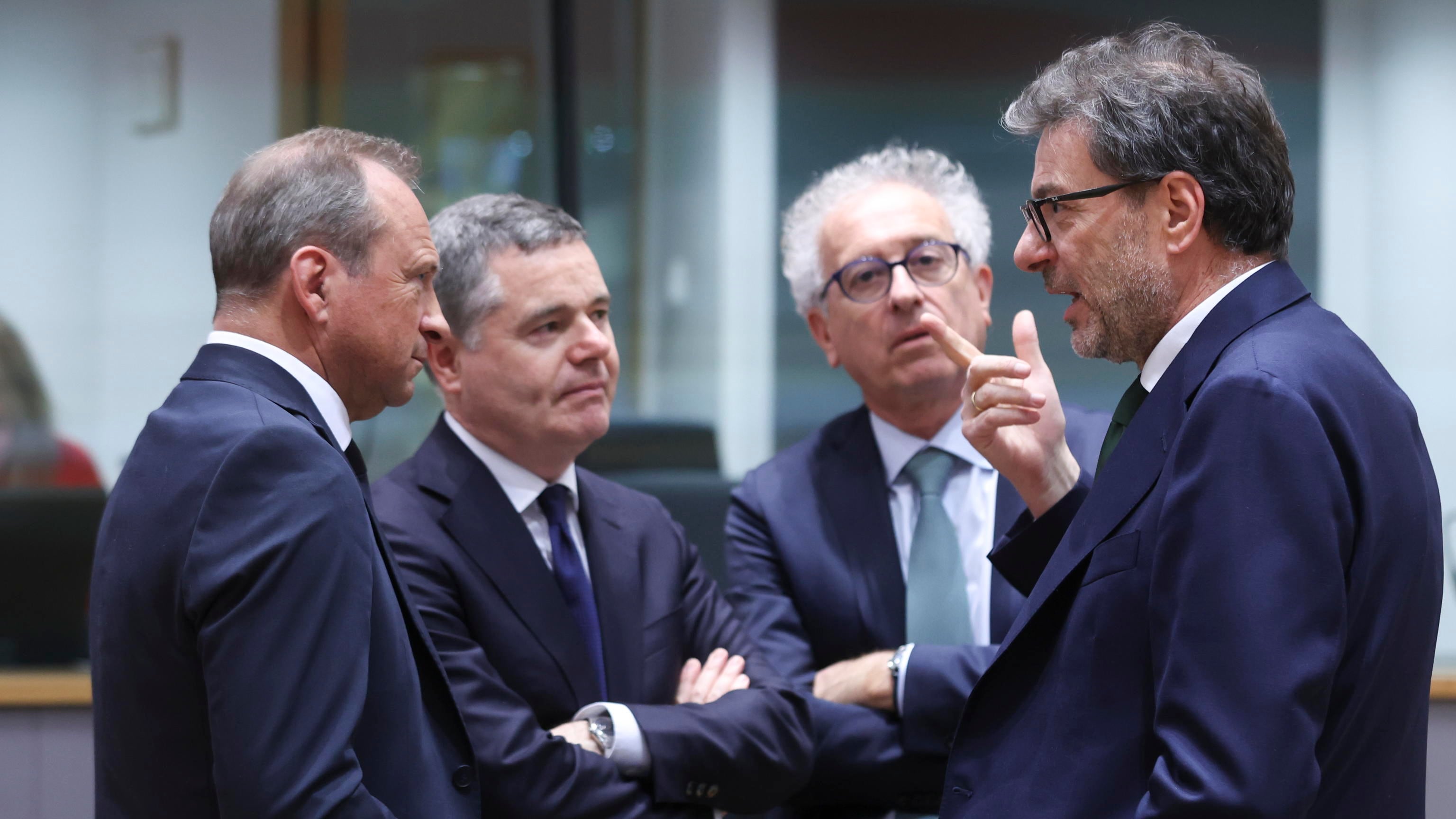 Patto di stabilità, Giorgetti avverte: "C’è una guerra in Europa". E sul Mes: "Decide la Camera"