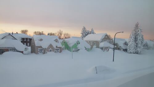 Usa, Buffalo paralizzata da una tempesta di neve 11