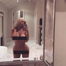 I topless VIP su social network, immagini 23