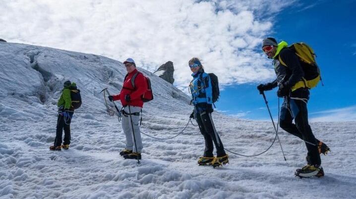 Le gaffe ambientaliste: Alberto sul Gran Paradiso (ma arriva in elicottero)