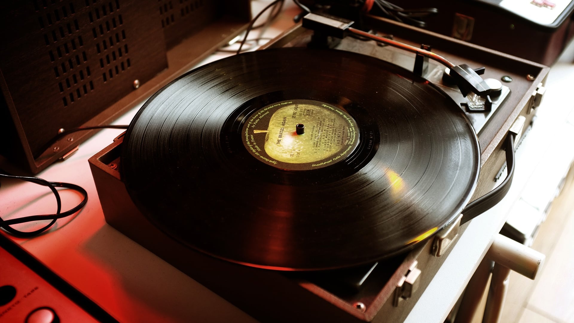 Il mercatino del disco si sposta al bar