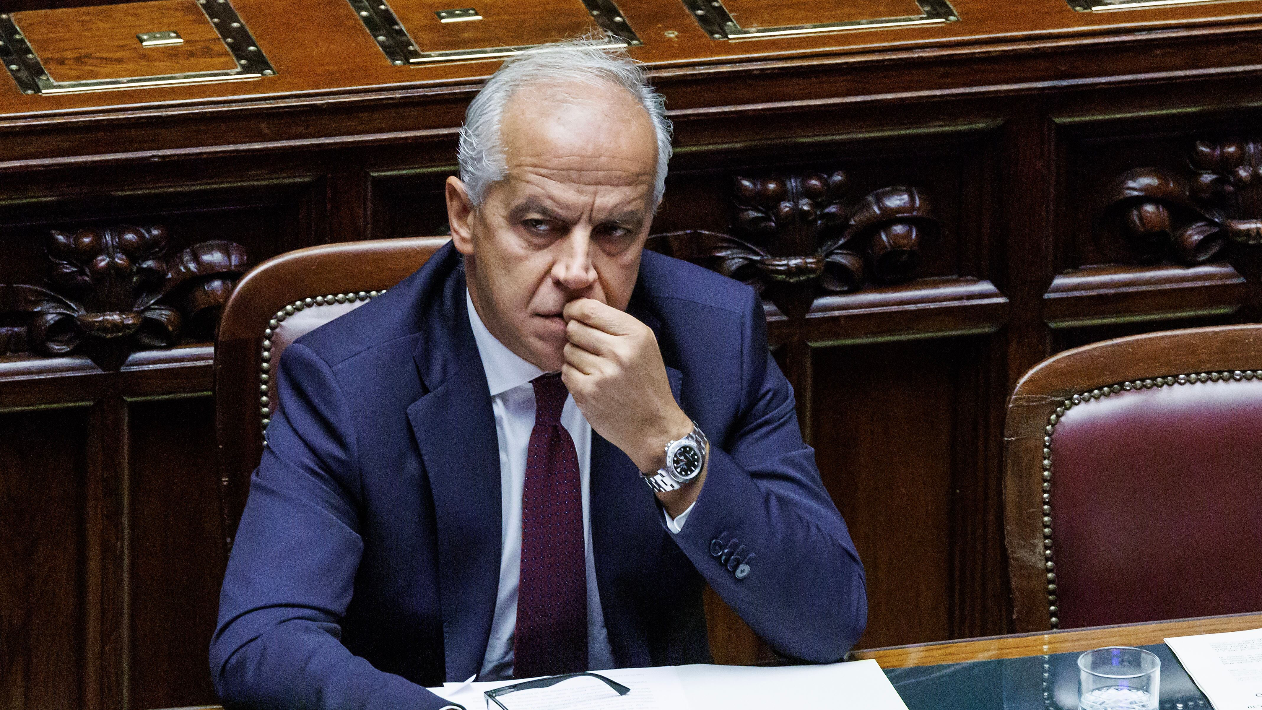 Forze dell'ordine, garantita la tutela legale. E stop alla sospensione