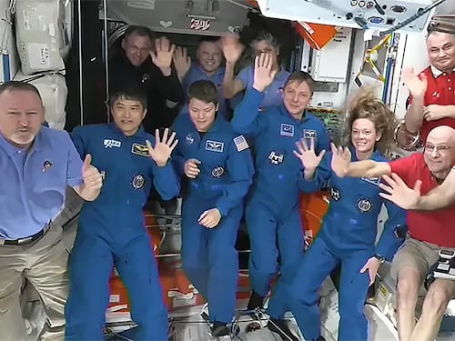 La "Crew Dragon" aggancia la Stazione Internazionale