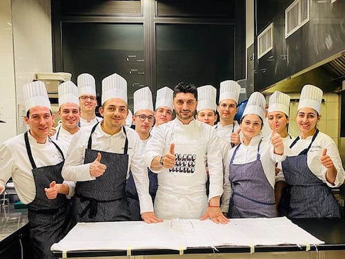 I maestri dei fornelli in gara "virale" con i piatti solidali