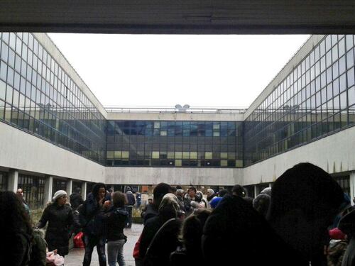 Bologna, occupato palazzo in via Fioravanti