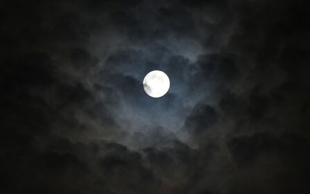 L'eclissi totale di Luna più lunga del secolo 3