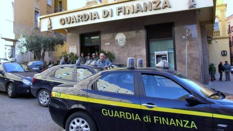 Sbarchi, il ragioniere e la "cricca dei permessi" ai clandestini