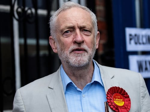 Accuse a Corbyn: "Ha taciuto sui finanziatori dei viaggi all'estero"