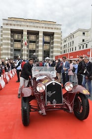 Mille Miglia, a Brescia il tradizionale rito della punzonatura 16