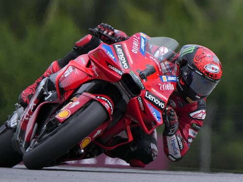 MotoGP Malesia, un Bagnaia stellare tiene aperto il mondiale fino all'ultima gara