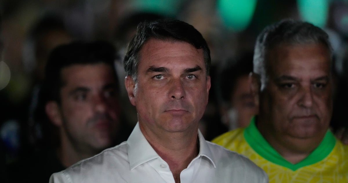 Brasil investiga posibles fondos extranjeros en la campaña de Flavio Bolsonaro