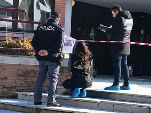 Mestre, donna si dà fuoco davanti al tribunale dei minori