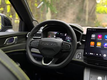 Lynk&Co 01 2025: guarda la gallery del nuovo SUV plug-in 18
