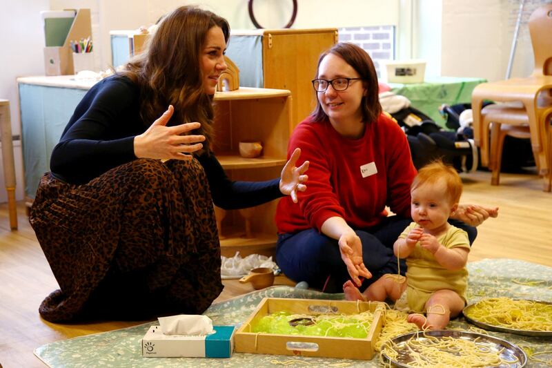 Kate Middleton tra i bambini, foto 3